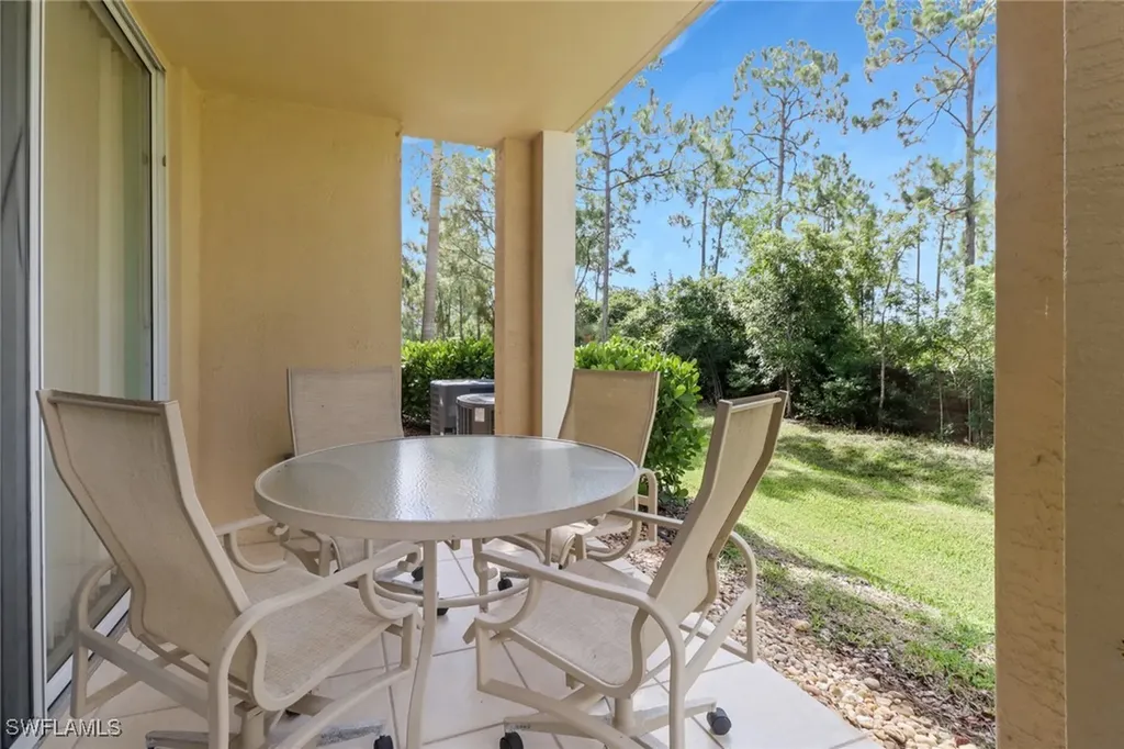 1160 Wildwood Lakes Boulevard Naples FL 34104