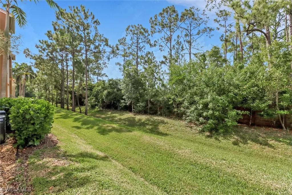 1160 Wildwood Lakes Boulevard Naples FL 34104