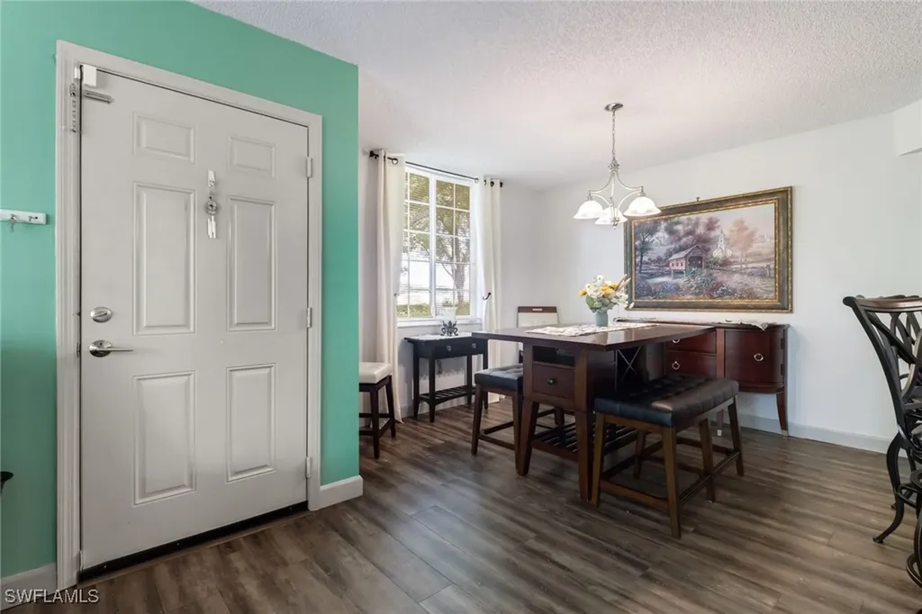 1160 Wildwood Lakes Boulevard Naples FL 34104