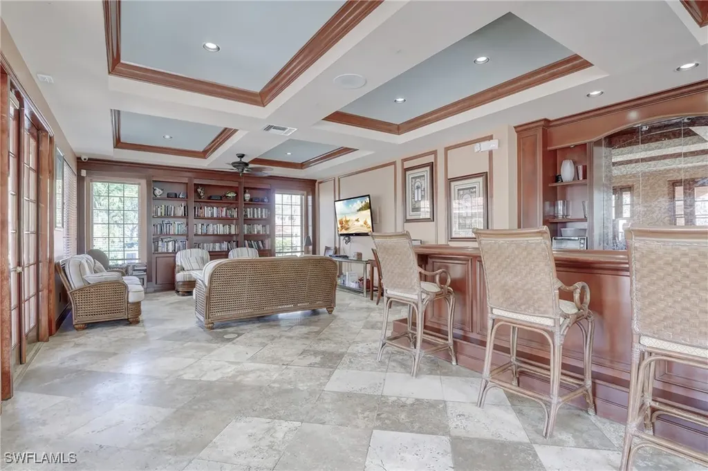 1160 Wildwood Lakes Boulevard Naples FL 34104