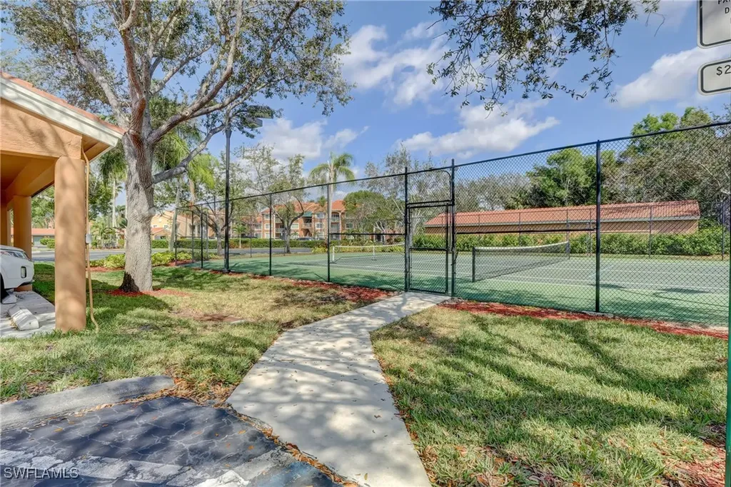 1160 Wildwood Lakes Boulevard Naples FL 34104