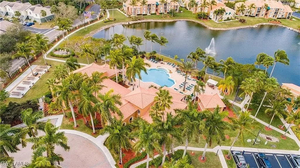 1160 Wildwood Lakes Boulevard Naples FL 34104