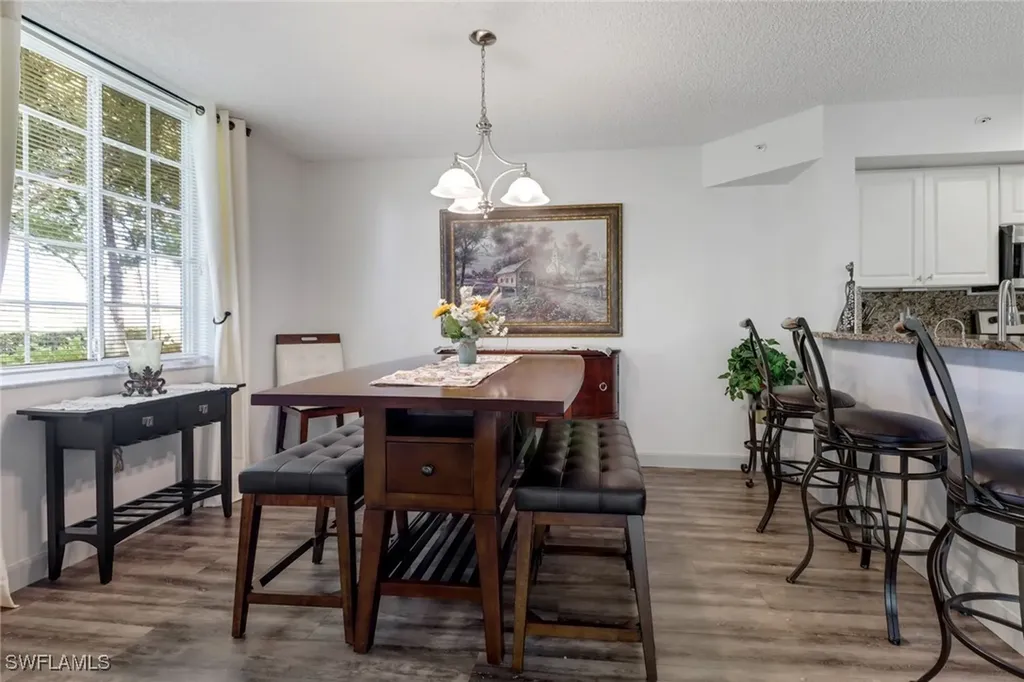 1160 Wildwood Lakes Boulevard Naples FL 34104