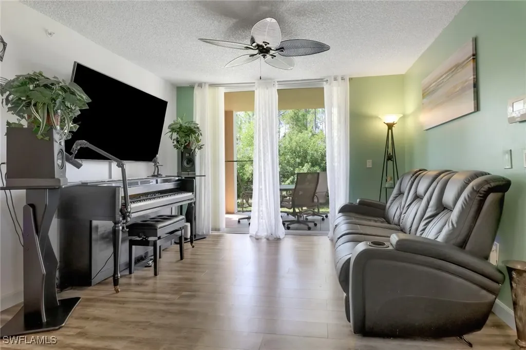 1160 Wildwood Lakes Boulevard Naples FL 34104