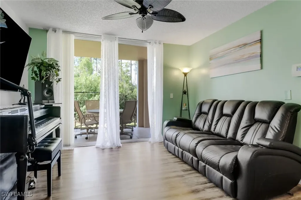 1160 Wildwood Lakes Boulevard Naples FL 34104