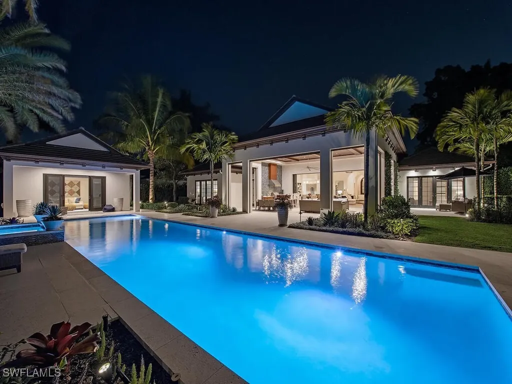 740 Banyan Boulevard Naples FL 34102