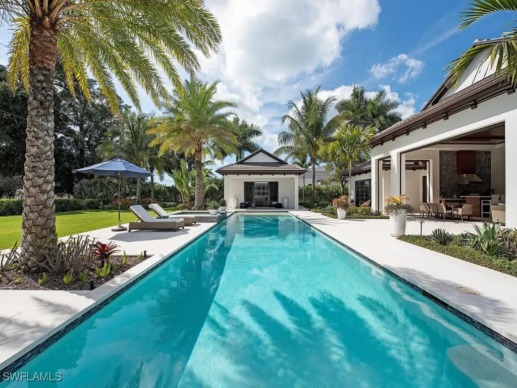740 Banyan Boulevard Naples FL 34102