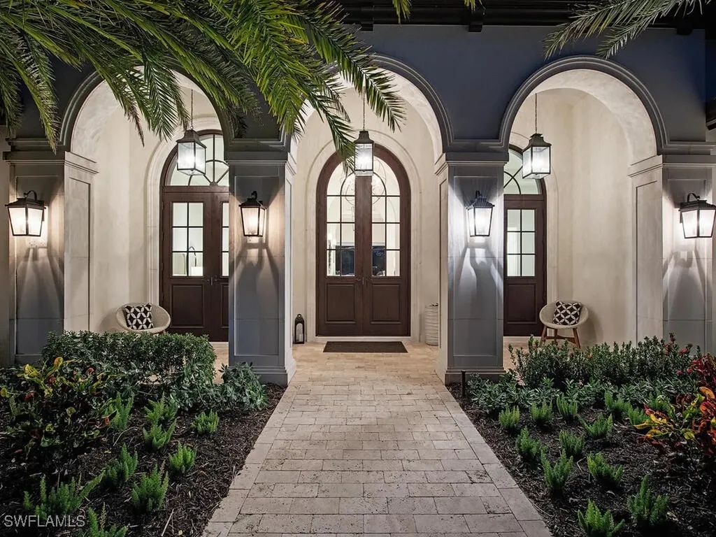 740 Banyan Boulevard Naples FL 34102