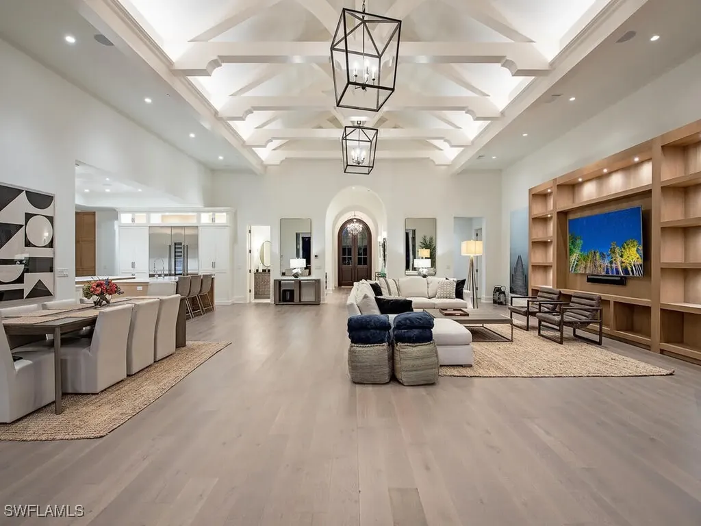 740 Banyan Boulevard Naples FL 34102