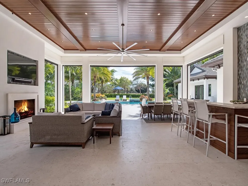 740 Banyan Boulevard Naples FL 34102