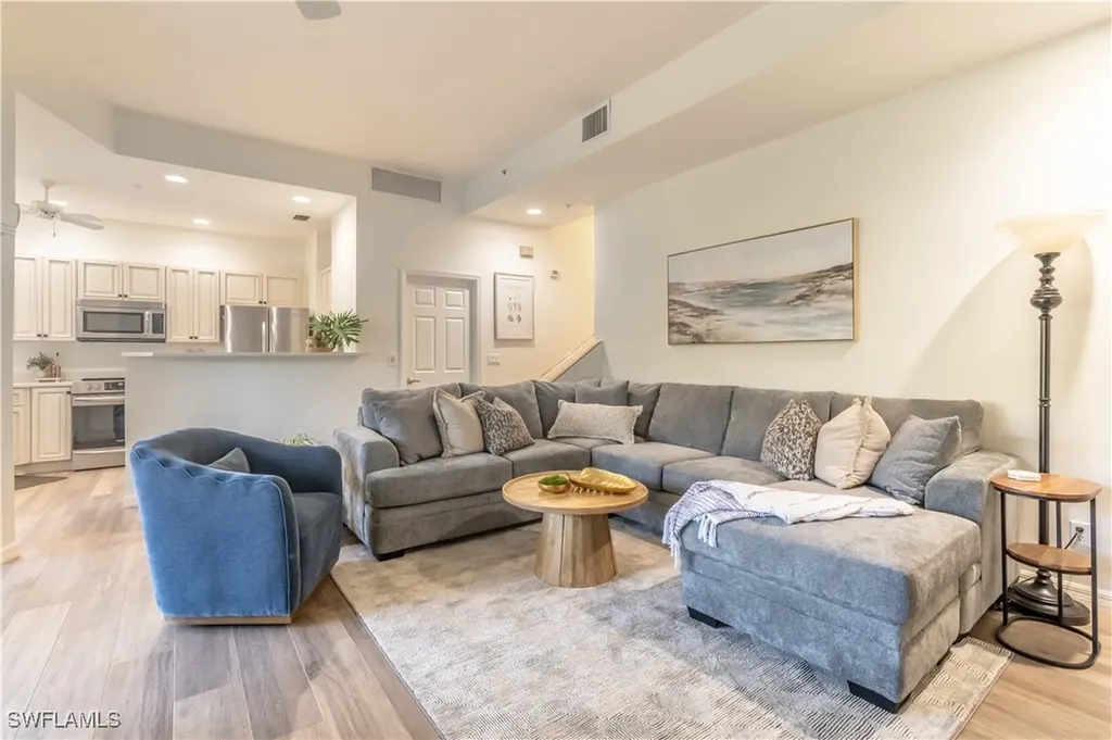 651 10th Avenue S Naples FL 34102