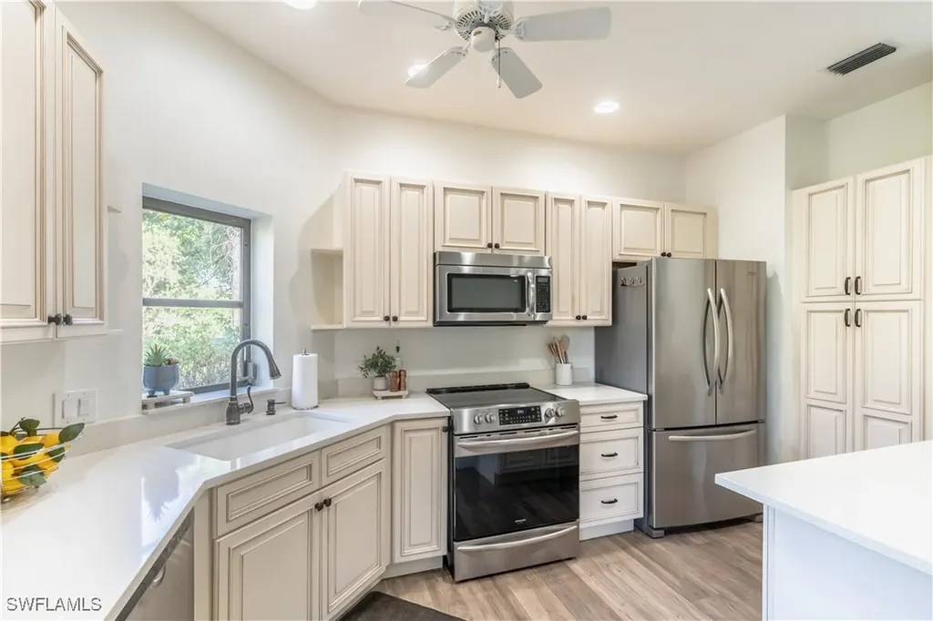 651 10th Avenue S Naples FL 34102