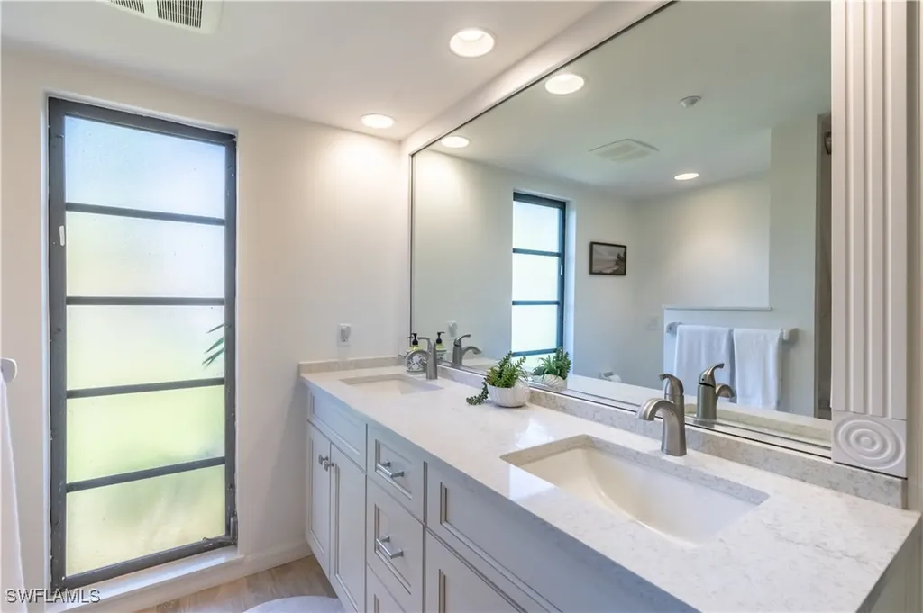 651 10th Avenue S Naples FL 34102