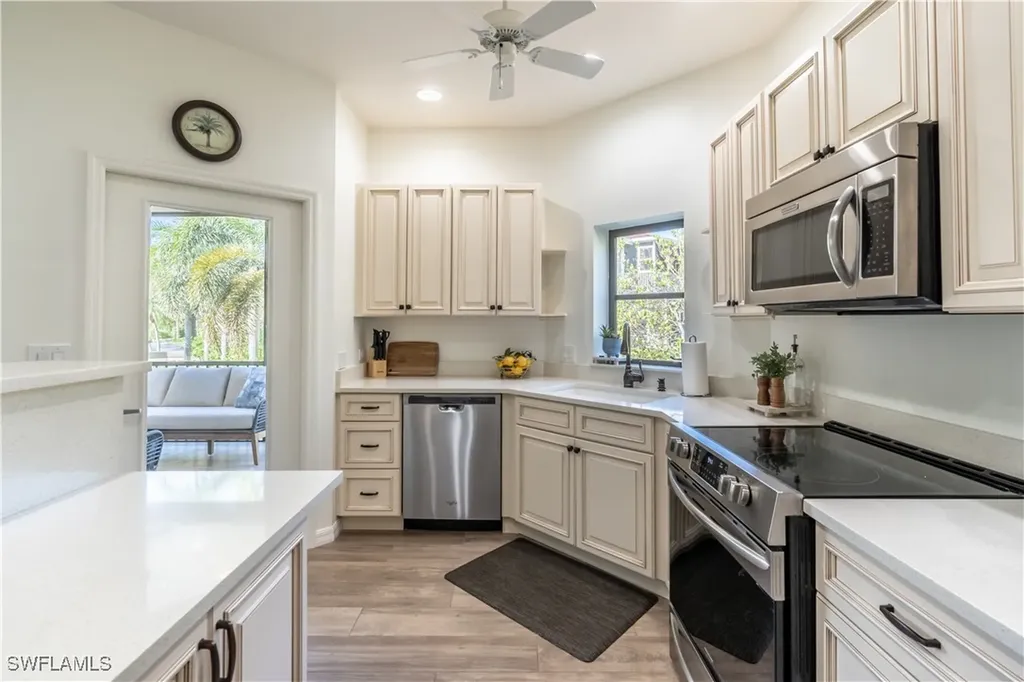 651 10th Avenue S Naples FL 34102