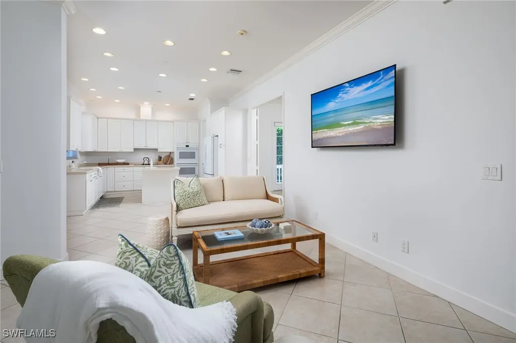 155 1st Avenue S Naples FL 34102