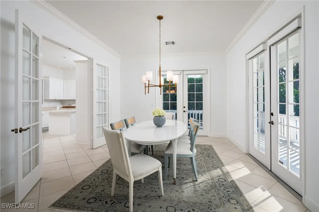 155 1st Avenue S Naples FL 34102