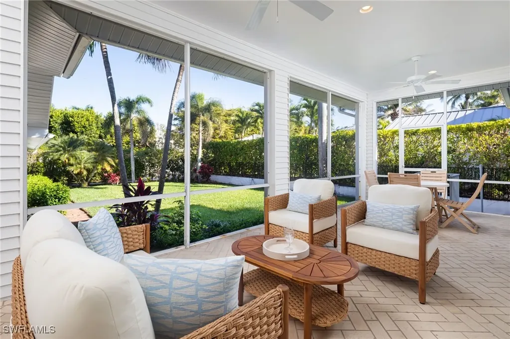 155 1st Avenue S Naples FL 34102