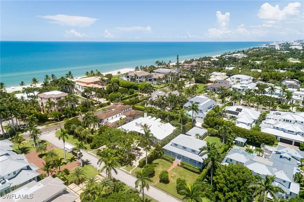 155 1st Avenue S Naples FL 34102