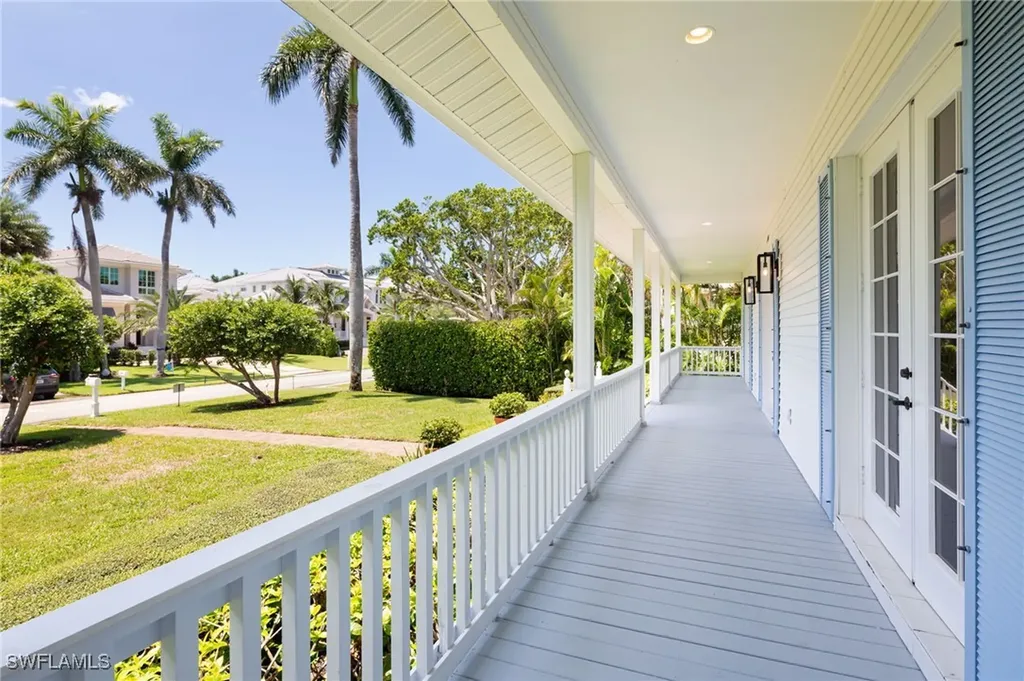 155 1st Avenue S Naples FL 34102