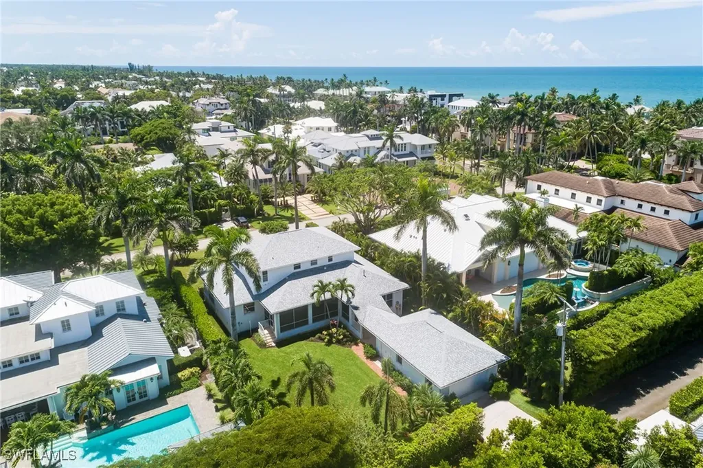 155 1st Avenue S Naples FL 34102