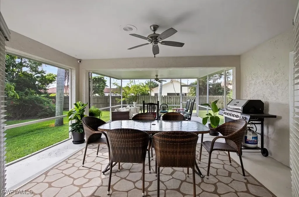 552 105th Avenue N Naples FL 34108