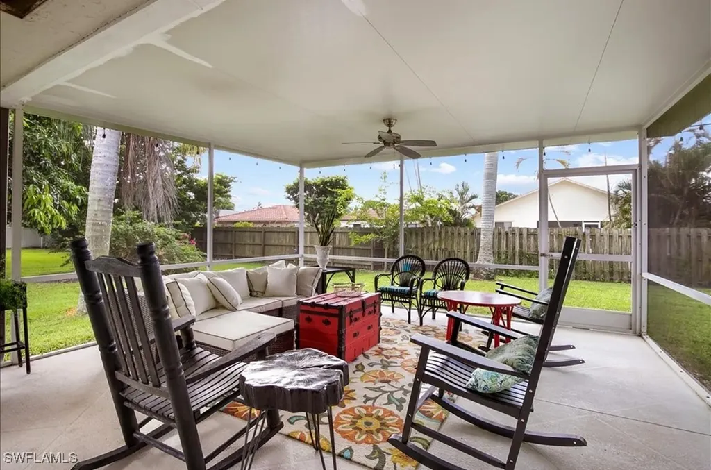 552 105th Avenue N Naples FL 34108