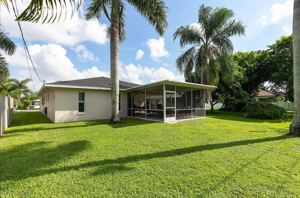 552 105th Avenue N Naples FL 34108