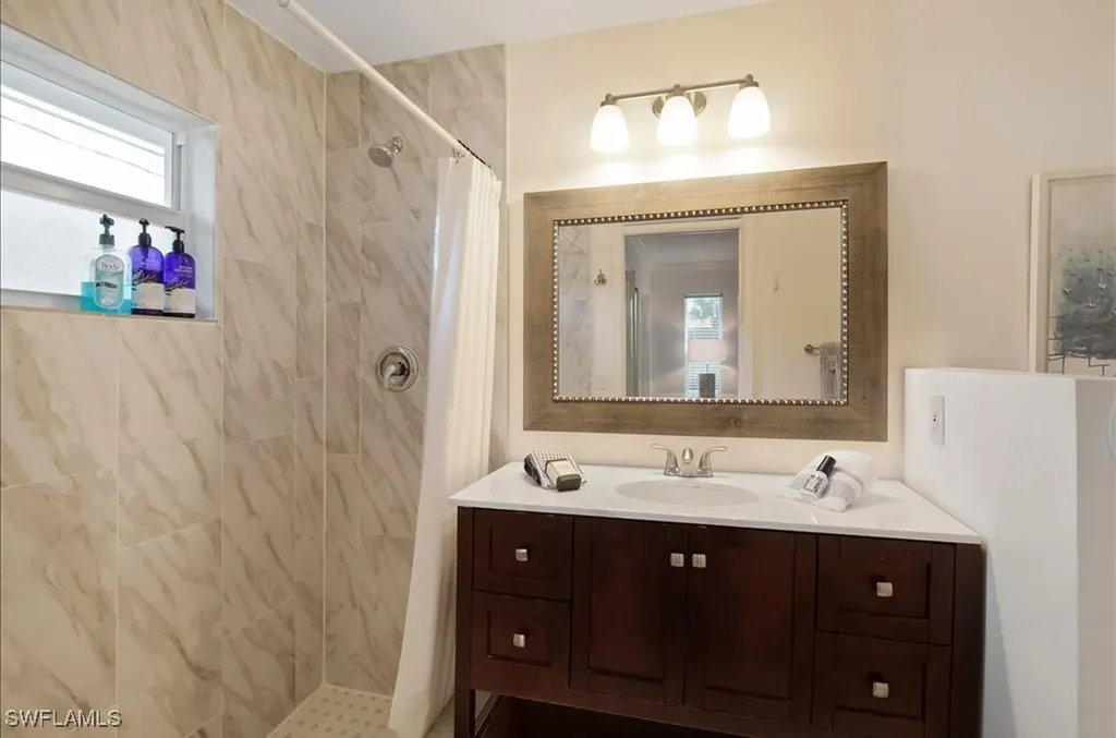 552 105th Avenue N Naples FL 34108