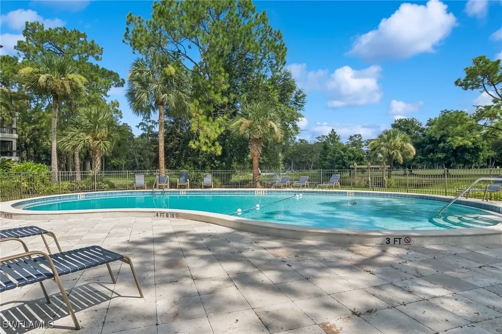 400 Wyndemere Way Naples FL 34105