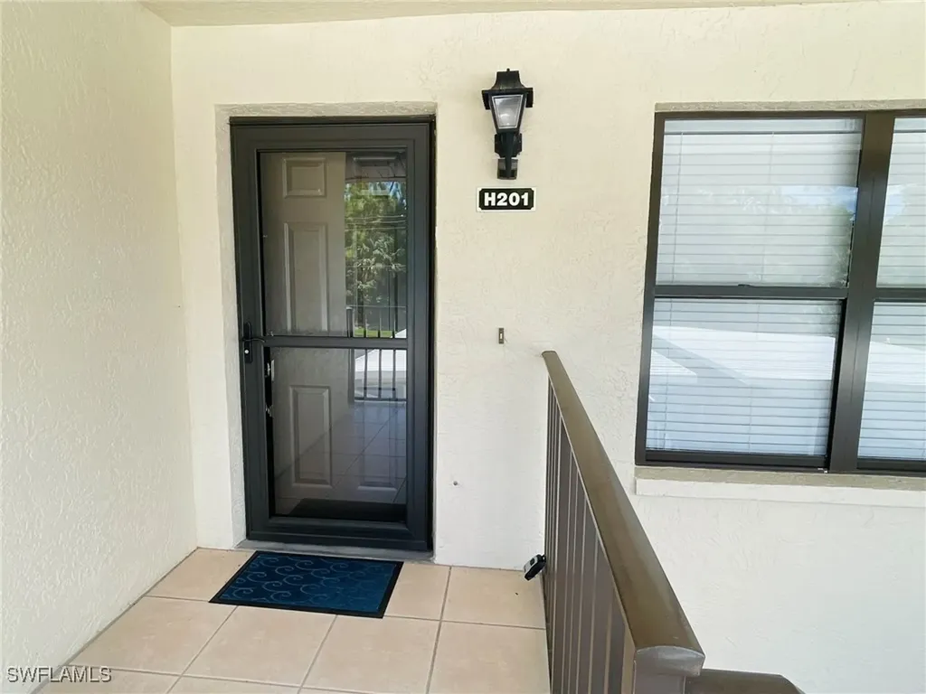 4410 Chantelle Drive Naples FL 34112
