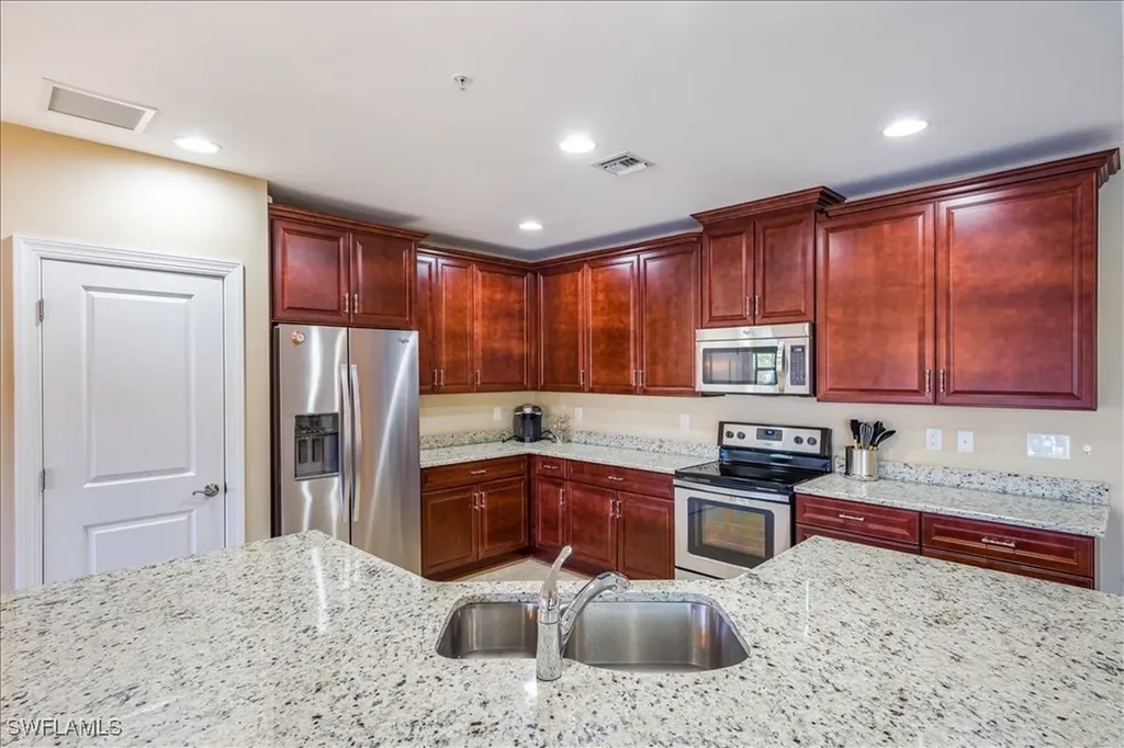 15144 Palmer Lake Circle Naples FL 34109