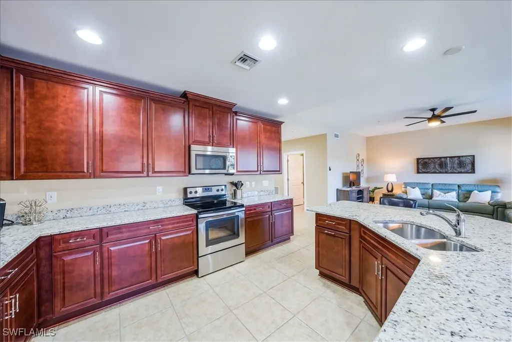 15144 Palmer Lake Circle Naples FL 34109