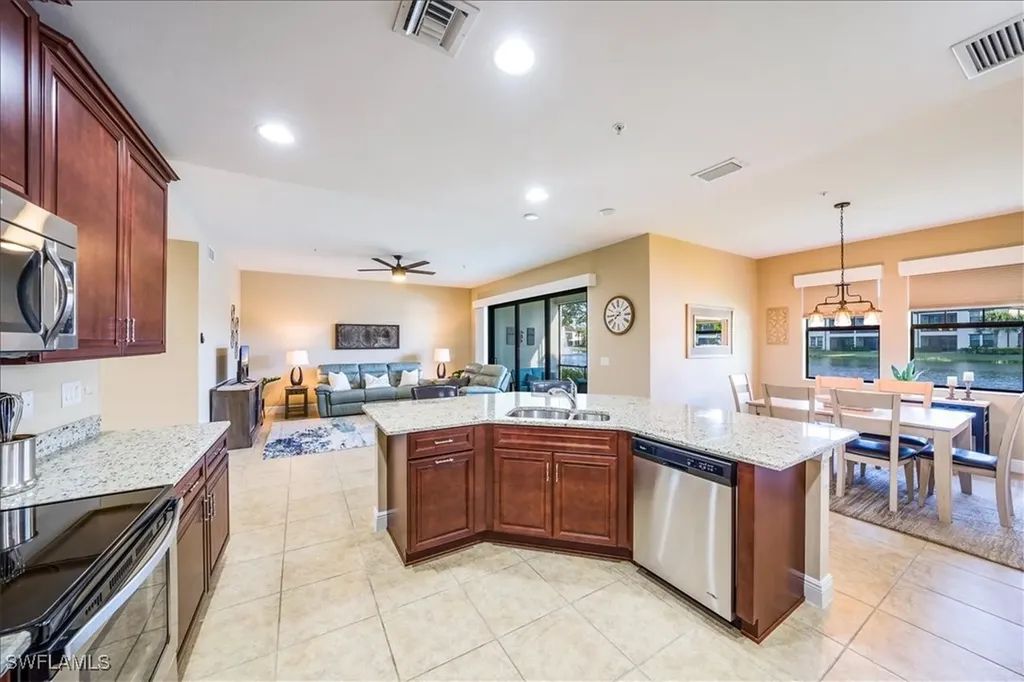 15144 Palmer Lake Circle Naples FL 34109