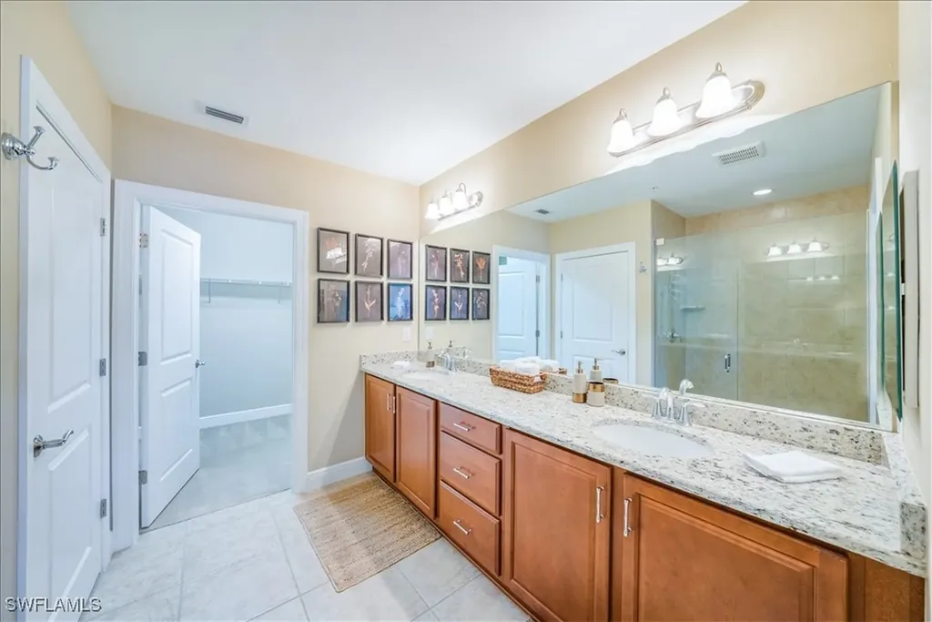 15144 Palmer Lake Circle Naples FL 34109