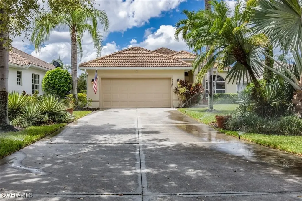 4382 Pomarine Court Naples FL 34119