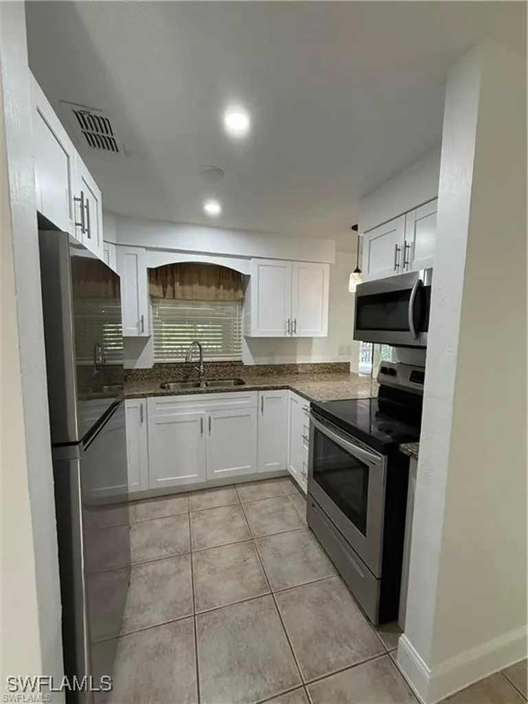 141 Schneider Drive Fort Myers FL 33905