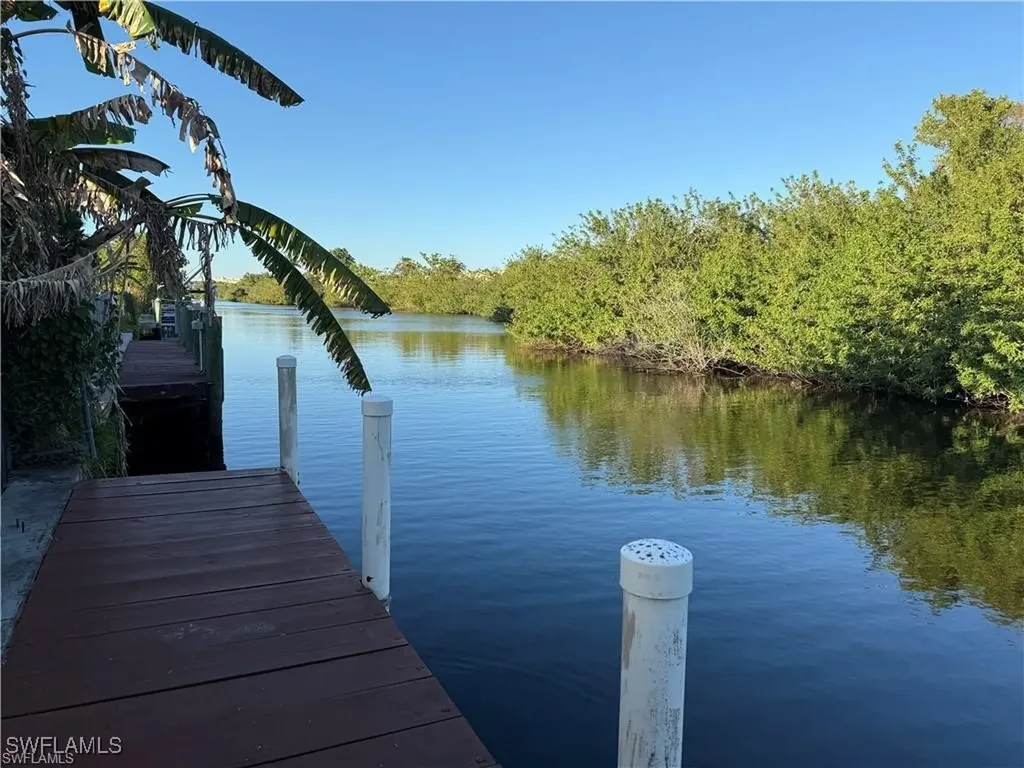 141 Schneider Drive Fort Myers FL 33905