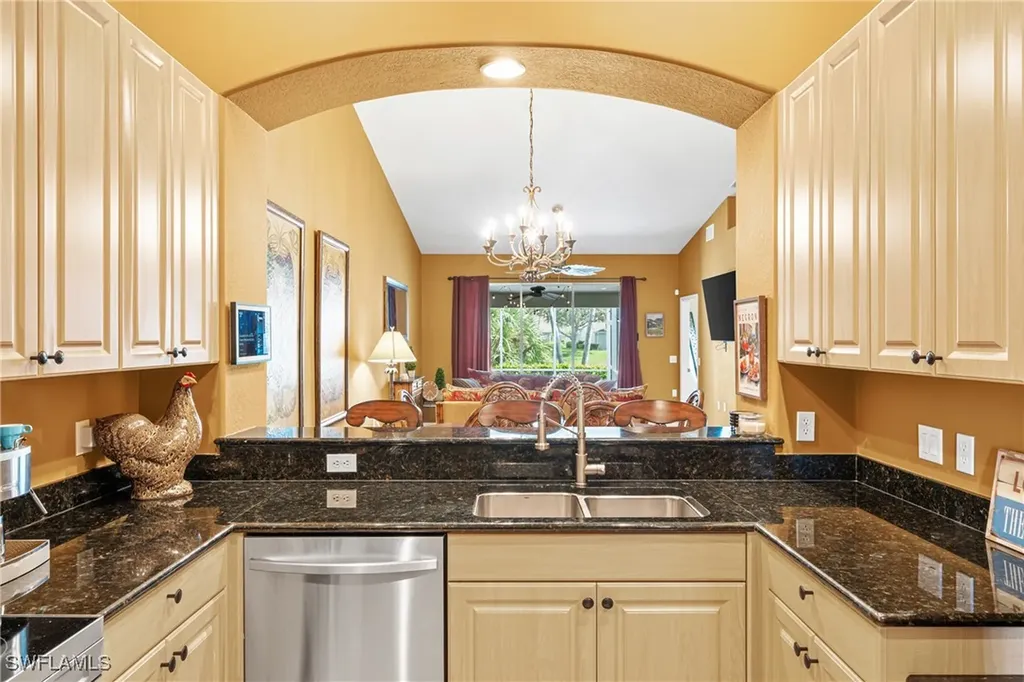 6239 Mandalay Circle Naples FL 34112