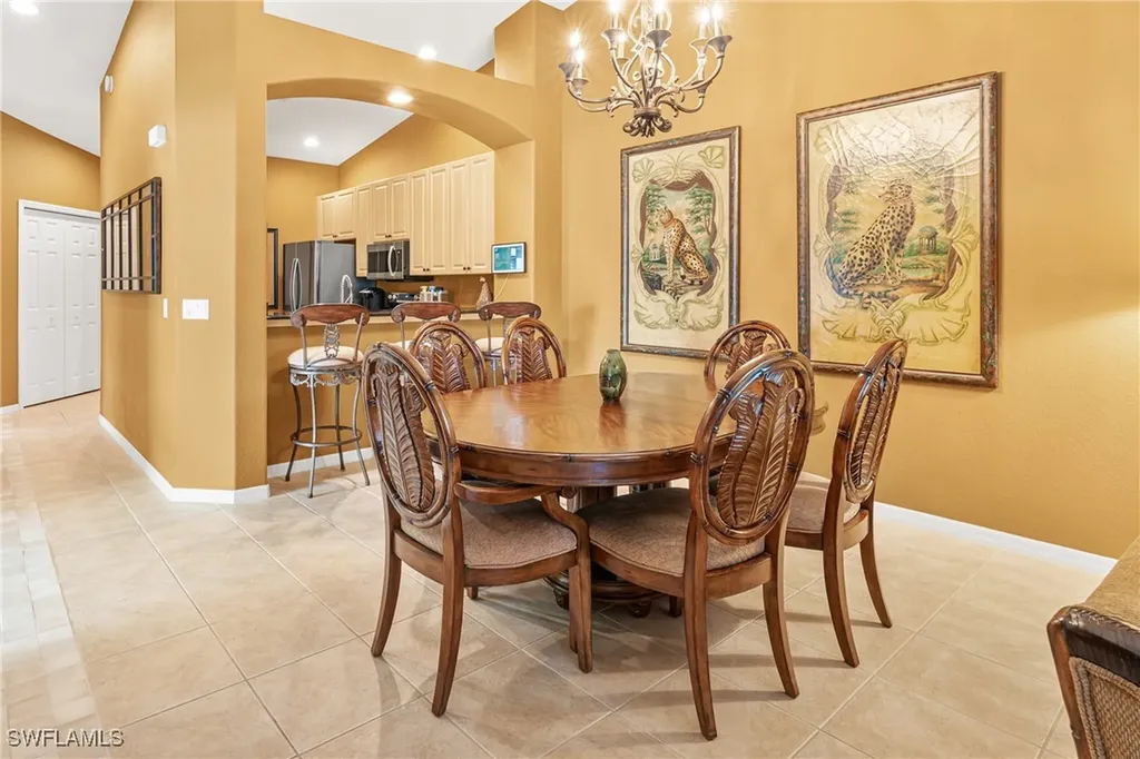 6239 Mandalay Circle Naples FL 34112