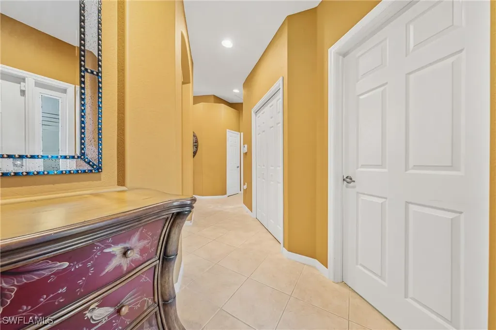 6239 Mandalay Circle Naples FL 34112