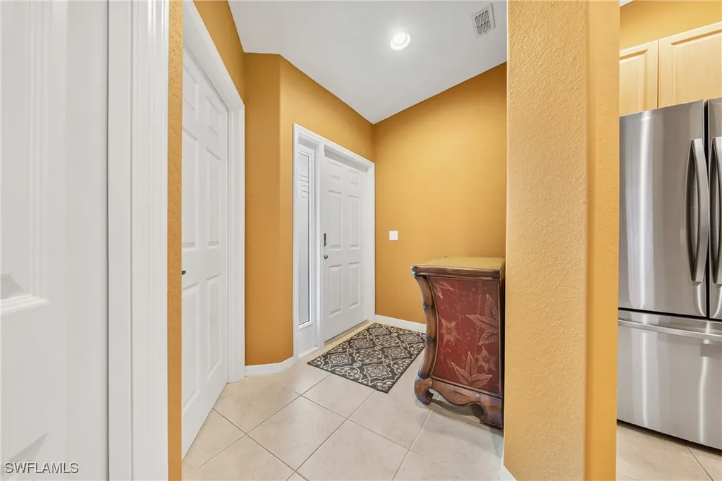 6239 Mandalay Circle Naples FL 34112