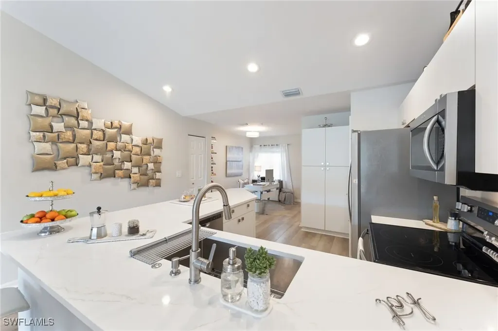 5045 Cedar Springs Drive Naples FL 34110