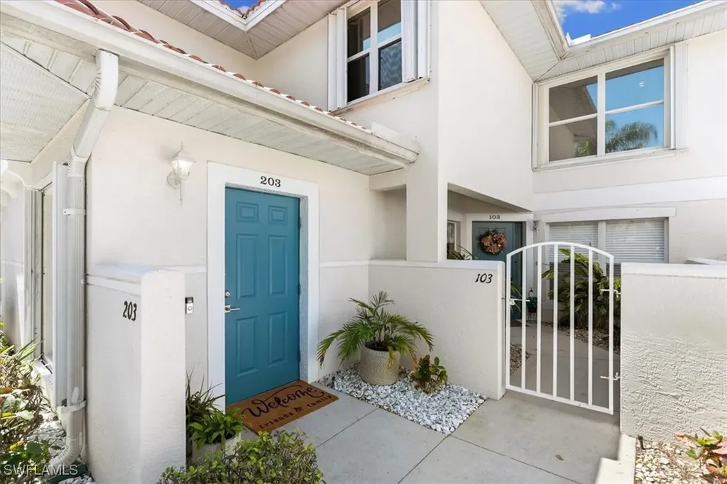 5045 Cedar Springs Drive Naples FL 34110