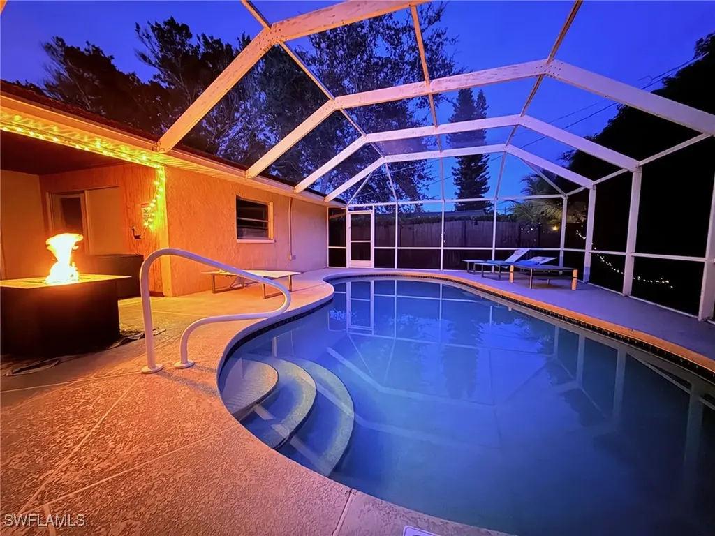 690 95th Avenue N Naples FL 34108