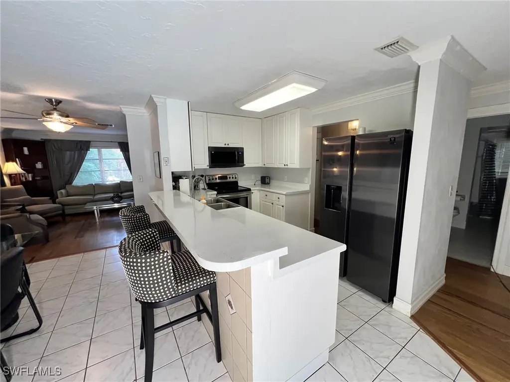 690 95th Avenue N Naples FL 34108