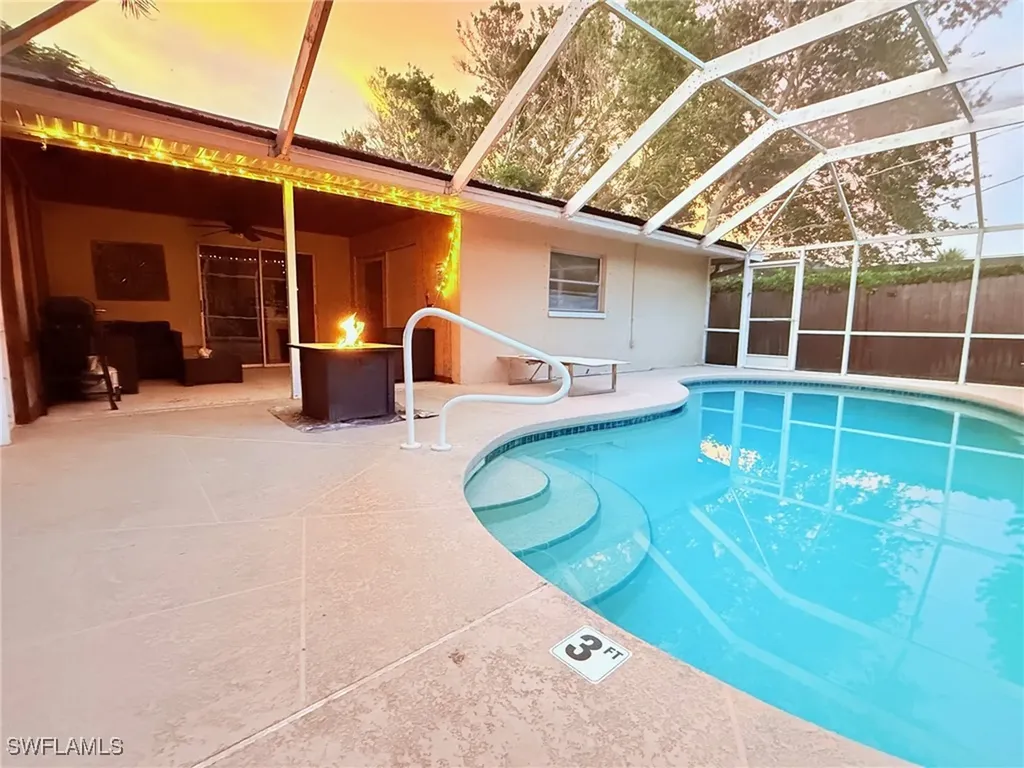 690 95th Avenue N Naples FL 34108