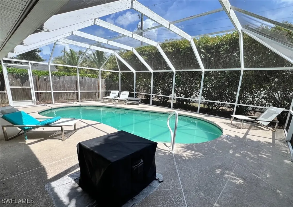 690 95th Avenue N Naples FL 34108