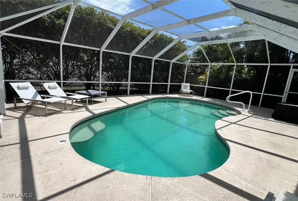 690 95th Avenue N Naples FL 34108