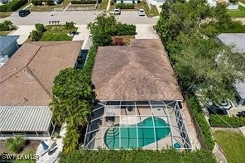 690 95th Avenue N Naples FL 34108