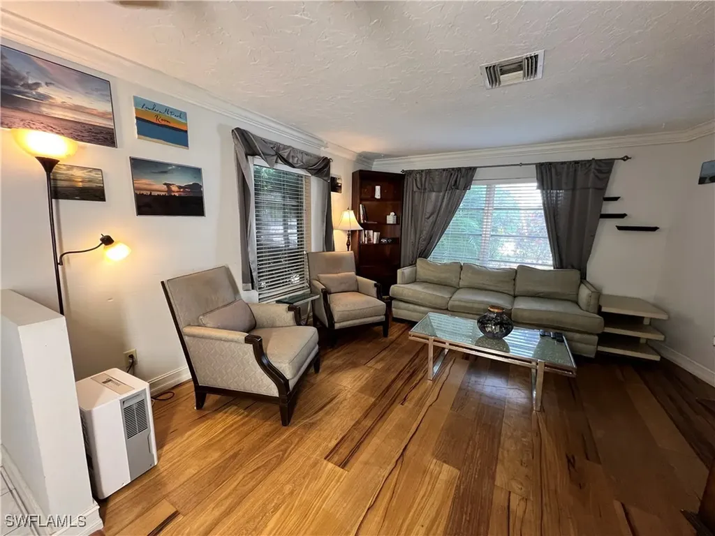 690 95th Avenue N Naples FL 34108